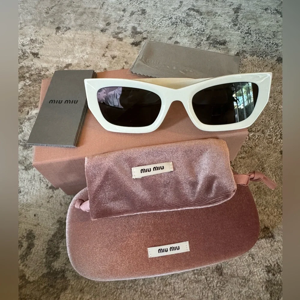 MIU MIU MU 09WS Runway in white - Picture 9 of 16